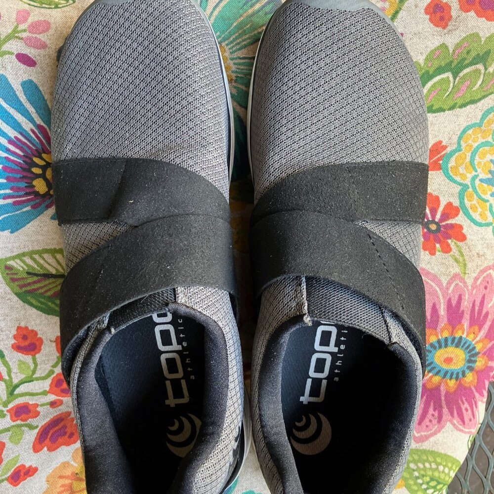 Topo Athletic M-COR Men's Size 10 Road Running Shoes Gray Black *BARELY WORN*